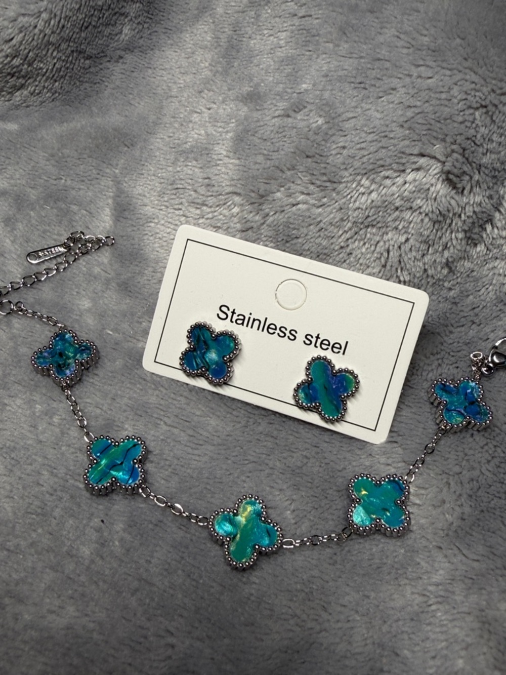 Stainless Steel Turquoise Blue Clover Bracelet and Stud Earrings Set - Picture 2 of 5
